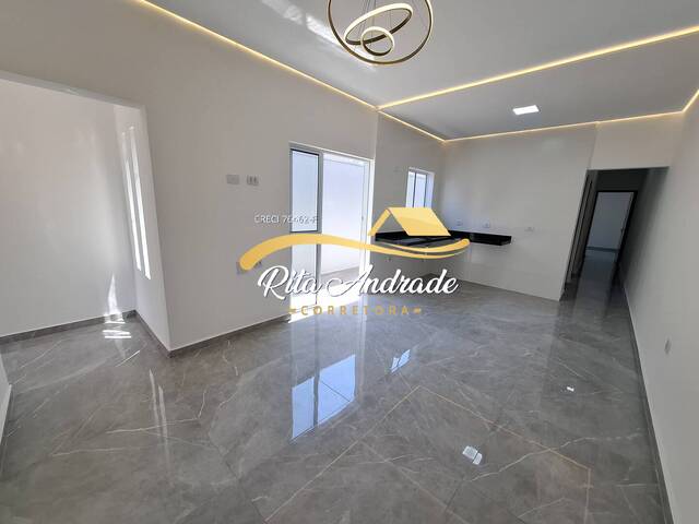 #2137 - Casa para Venda em Mongaguá - SP