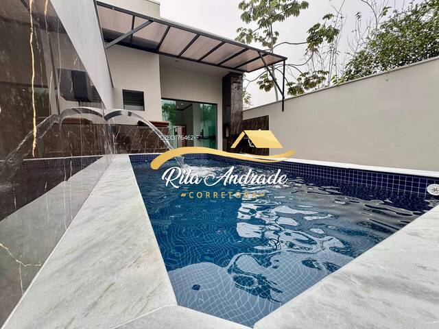 #2246 - Casa para Venda em Mongaguá - SP