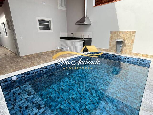 #2251 - Casa para Venda em Mongaguá - SP