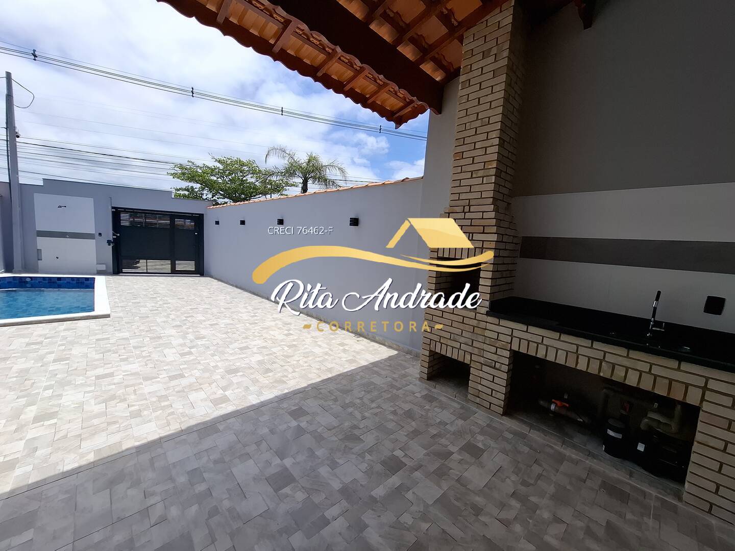 Casa nova com piscina 2 dorms - LADO PRAIA - NÃO é geminada - Confira