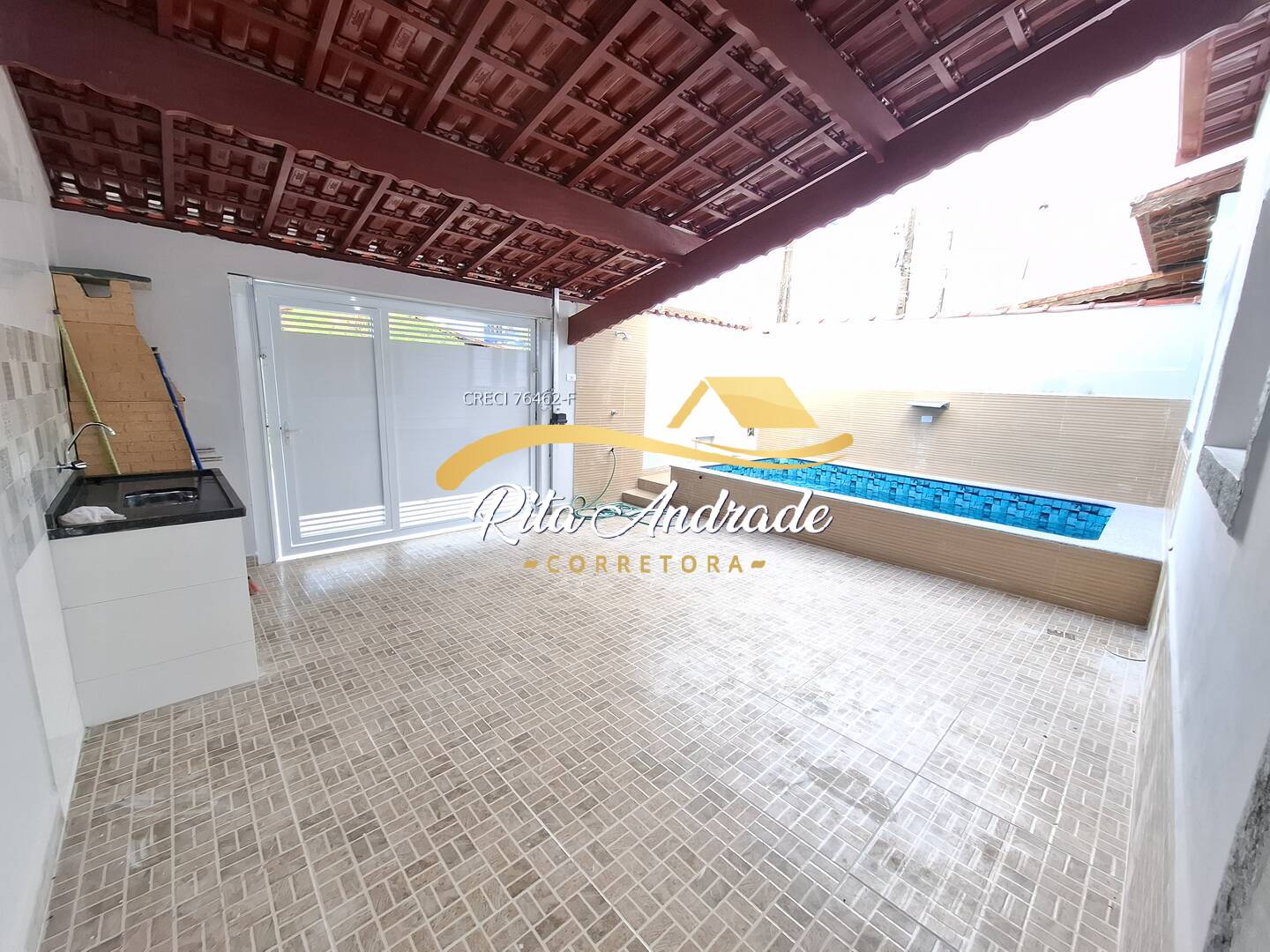 CASA COM PISCINA 2 DORMS PERTINHO DA RODOVIÁRIA DE MONGAGUÁ/SP CONFIRA