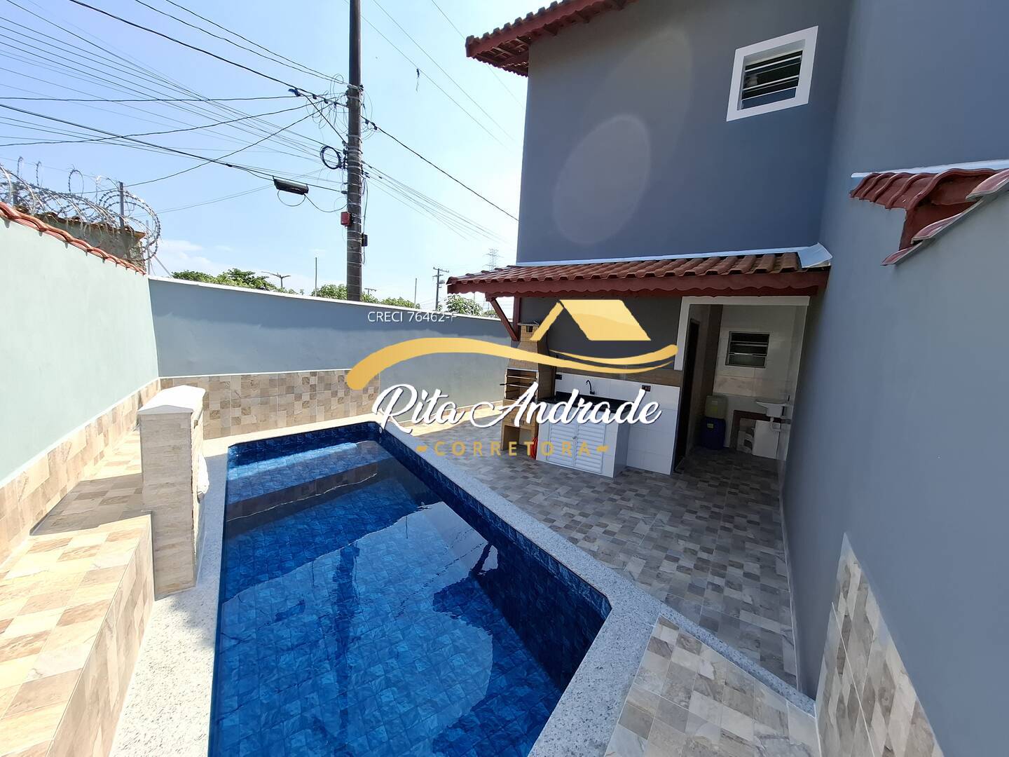 LADO PRAIA SOBRADO NOVO COM PISCINA 2 DORMS Confira