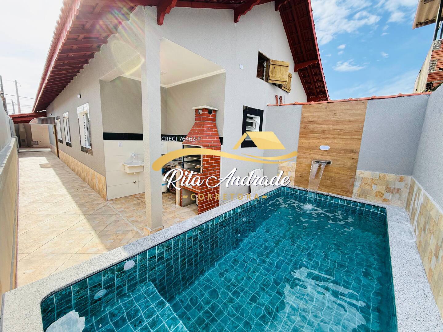CASA NOVA COM PISCINA/CHURRASQUEIRA - 2 DORMS - GARAGAEM COBERTA