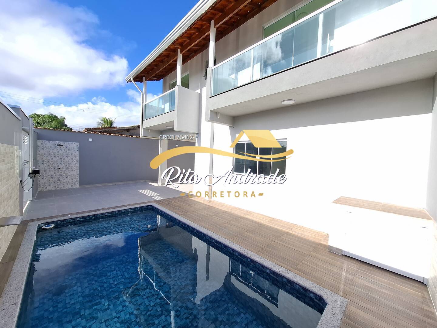 Sobrado novo espaçoso com piscina 3 dorms  LOCALIZAÇÃO PRIVILEGIADA