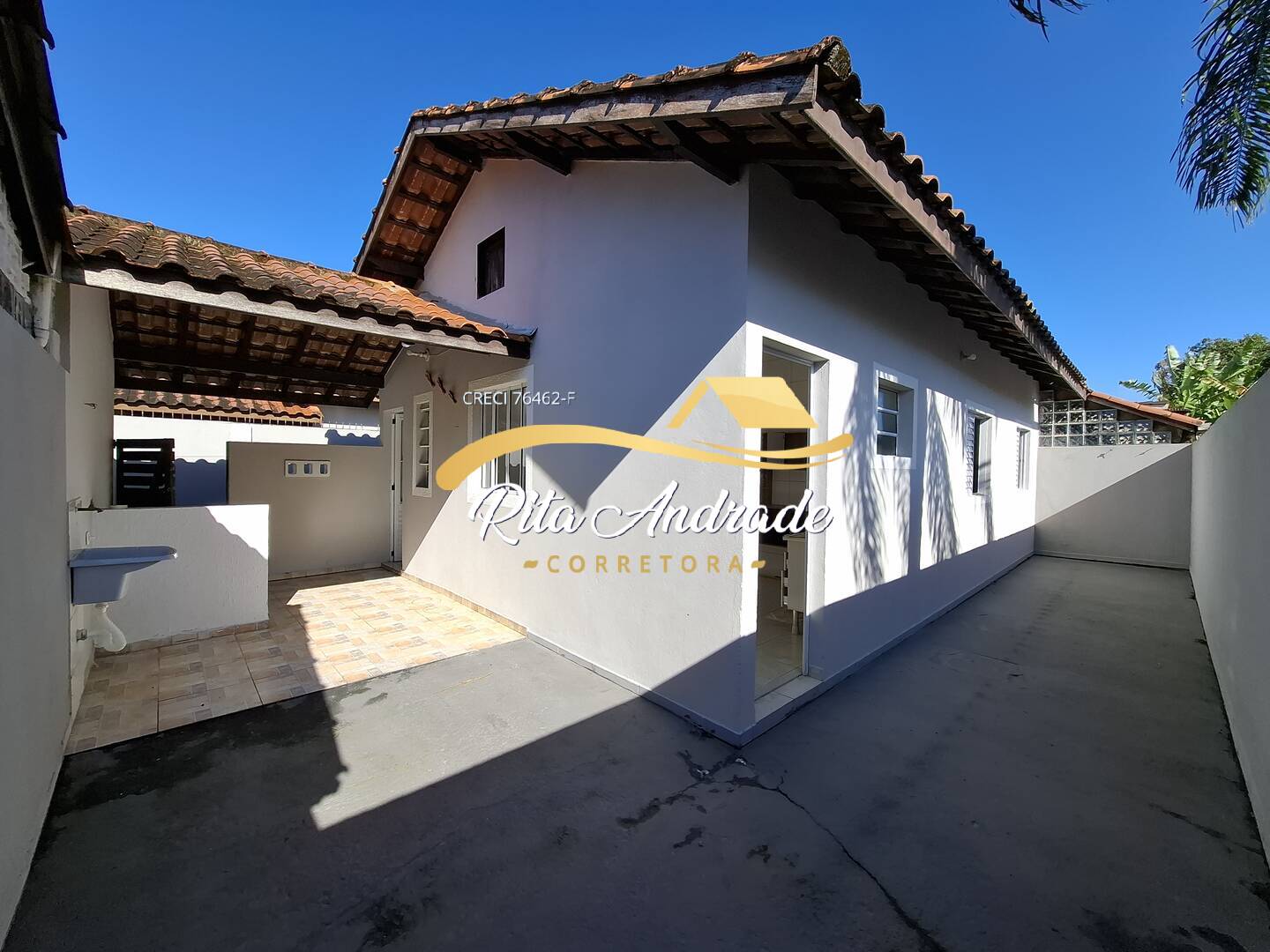 CASA TÉRREA 2 DORMS - AMPLO QUINTAL PRIVATIVO - CONDOMÍNIO SEM TAXA