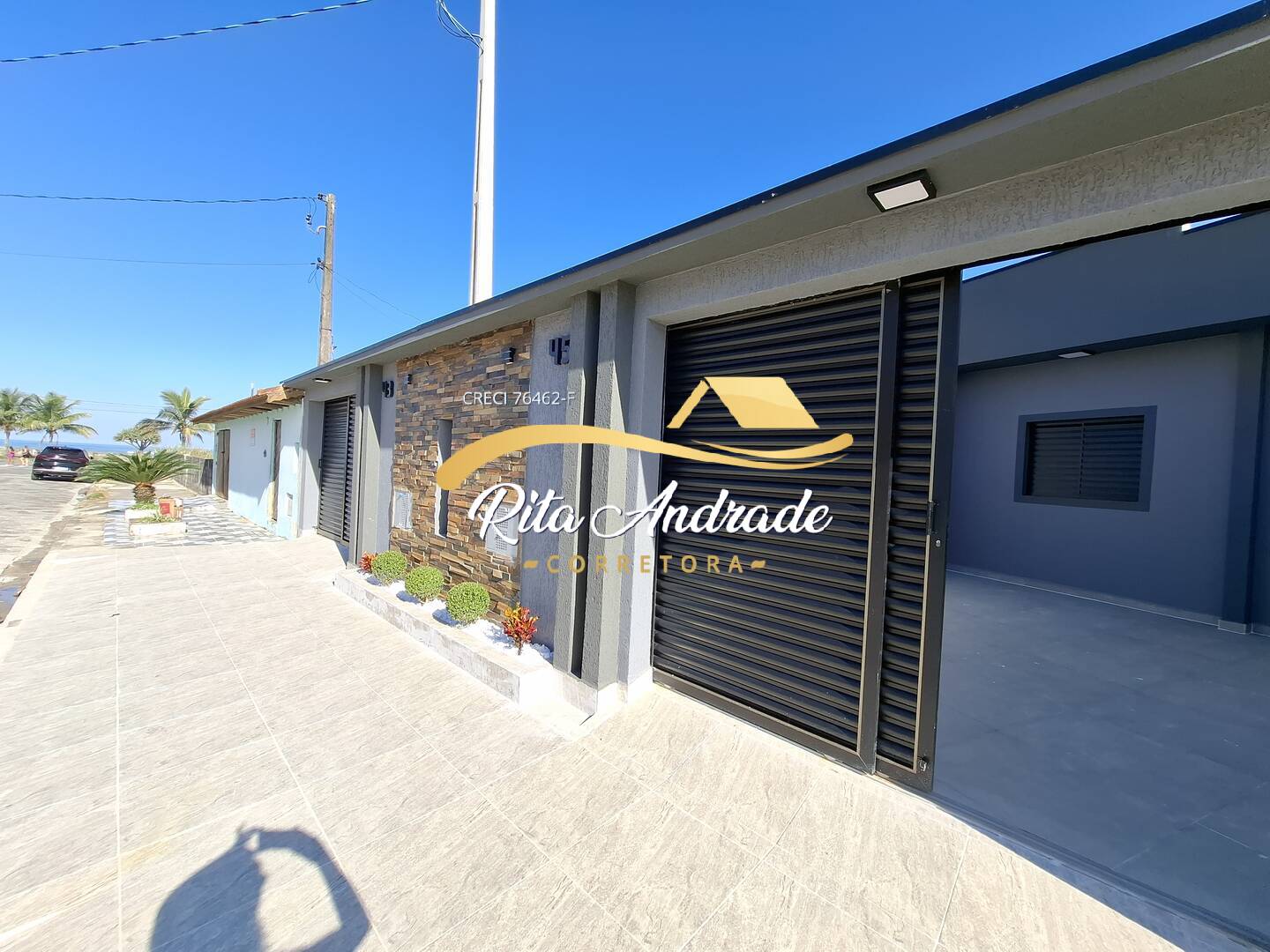 LADO PRAIA - 50M - CASA NOVA COM PISCINA - 2 DORMS - Confira...